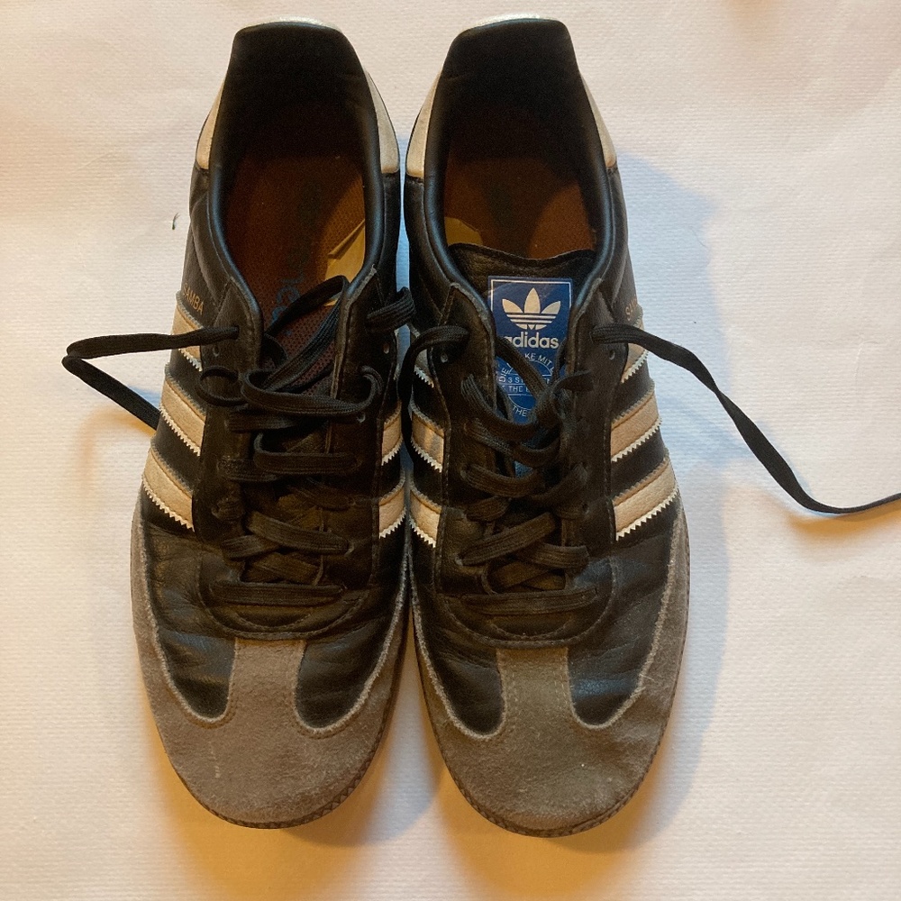 Black men’s size 9 Samba Adidas